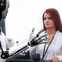 Robot hablando con una persona